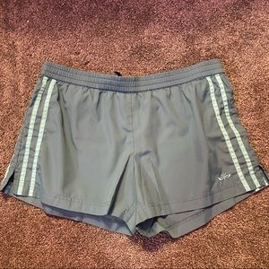 2/$20🔵Super cute sage green athletic shorts